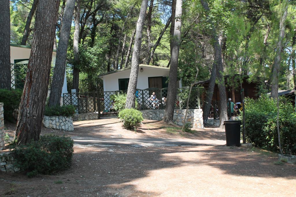 Camping Villaggio Internazionale San Menaio Cameră foto